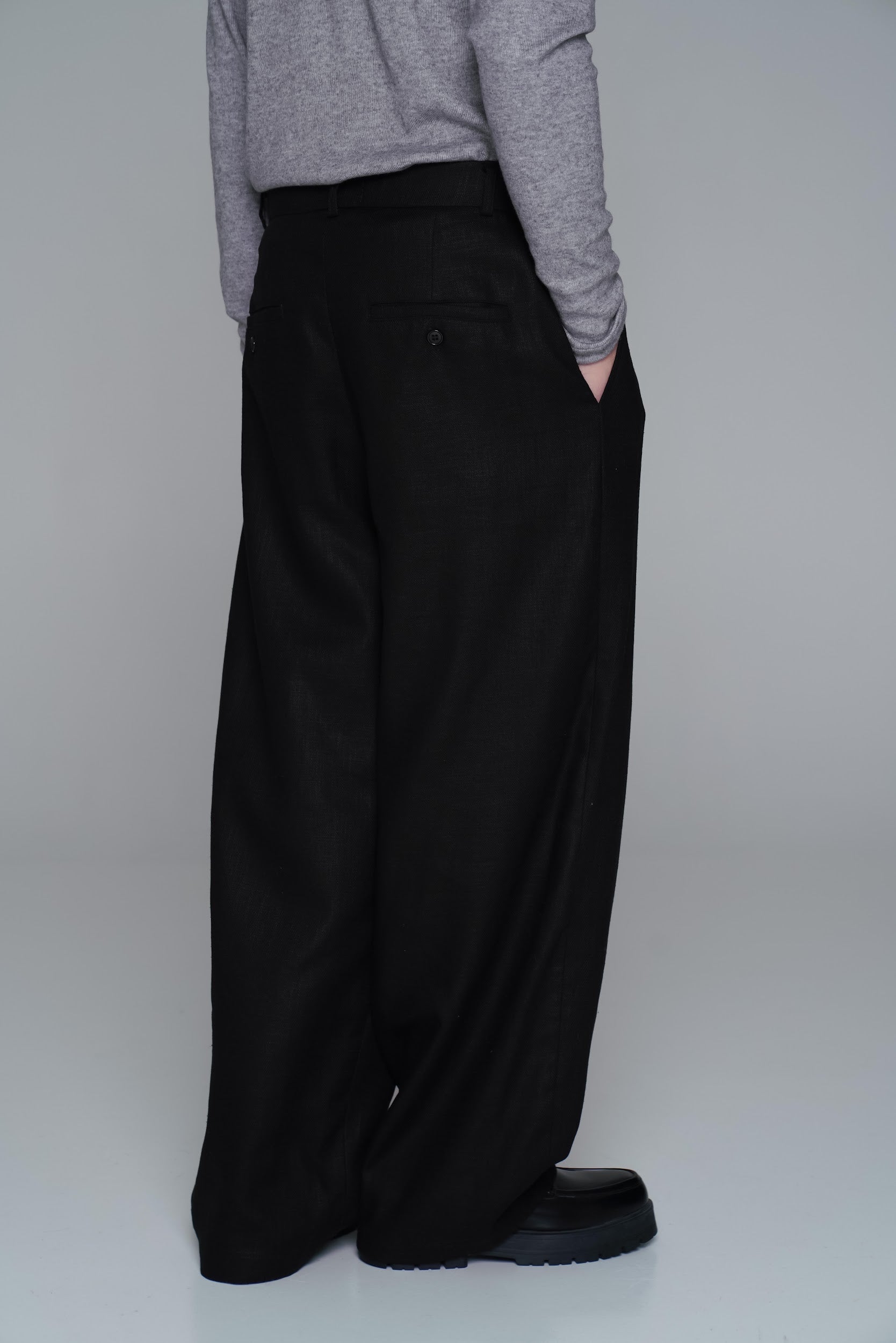 BLACK EDGE TROUSERS CUSTOM MADE detail