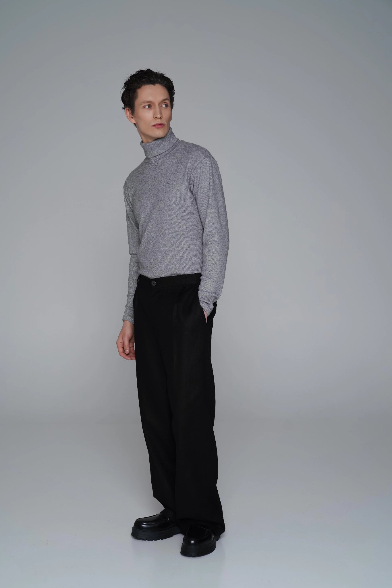 SAINT ISSA ASH GREY TURTLENECK TONE-ON-TONE luxury