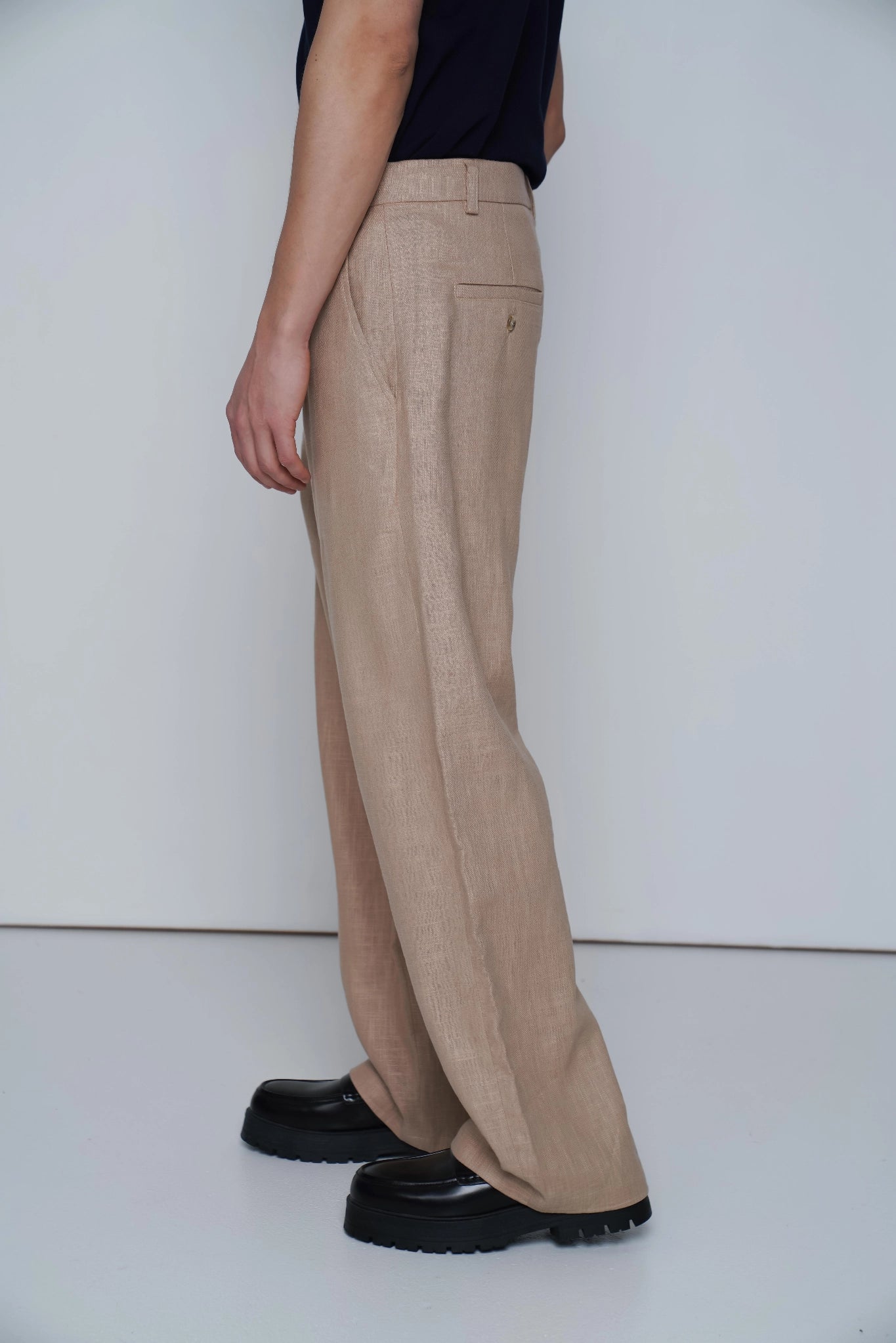 BEIGE EDGE TROUSERS detail