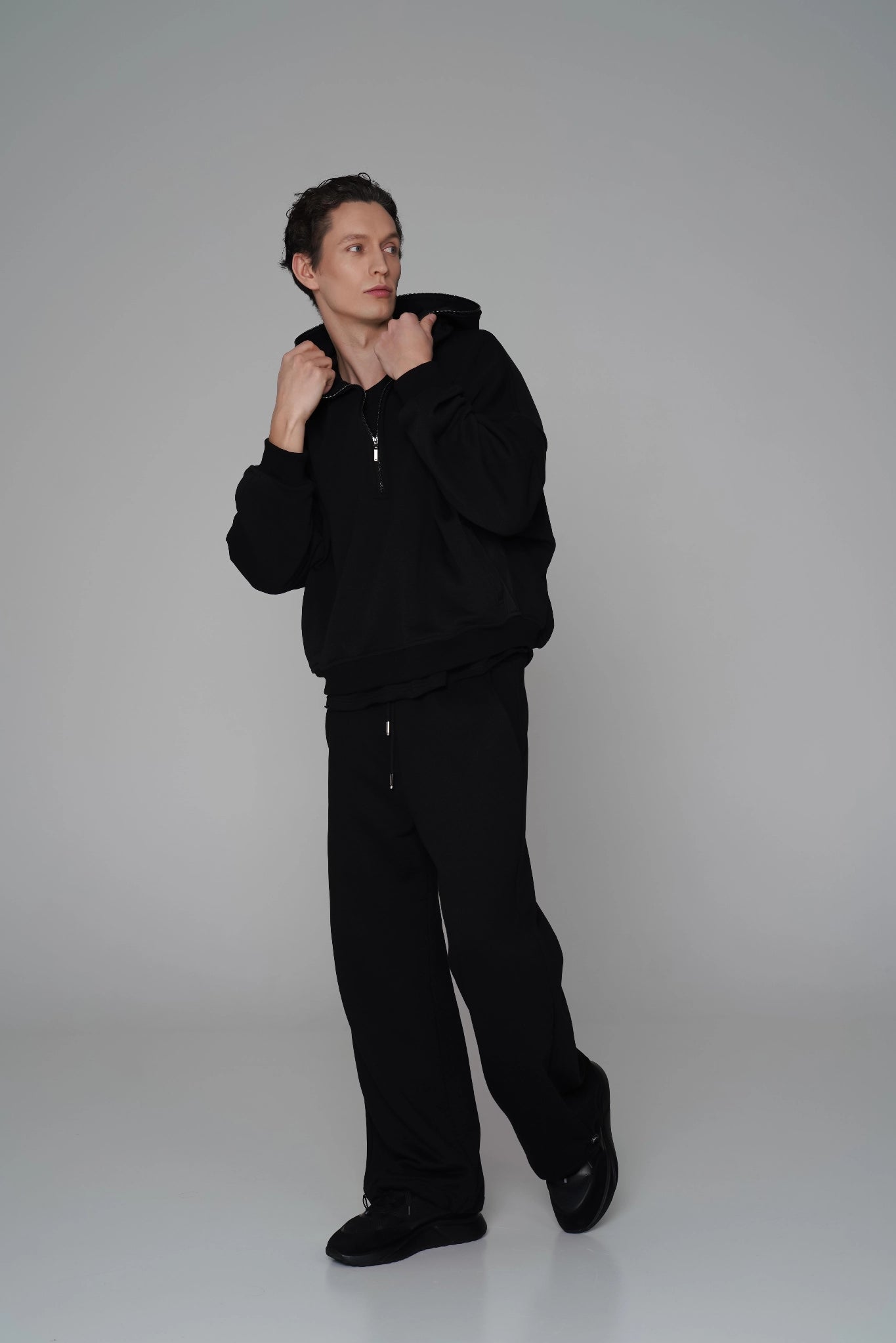 MEN'S OVERSIZED MINI CROP FULL-ZIP HOODIE BLACK luxury