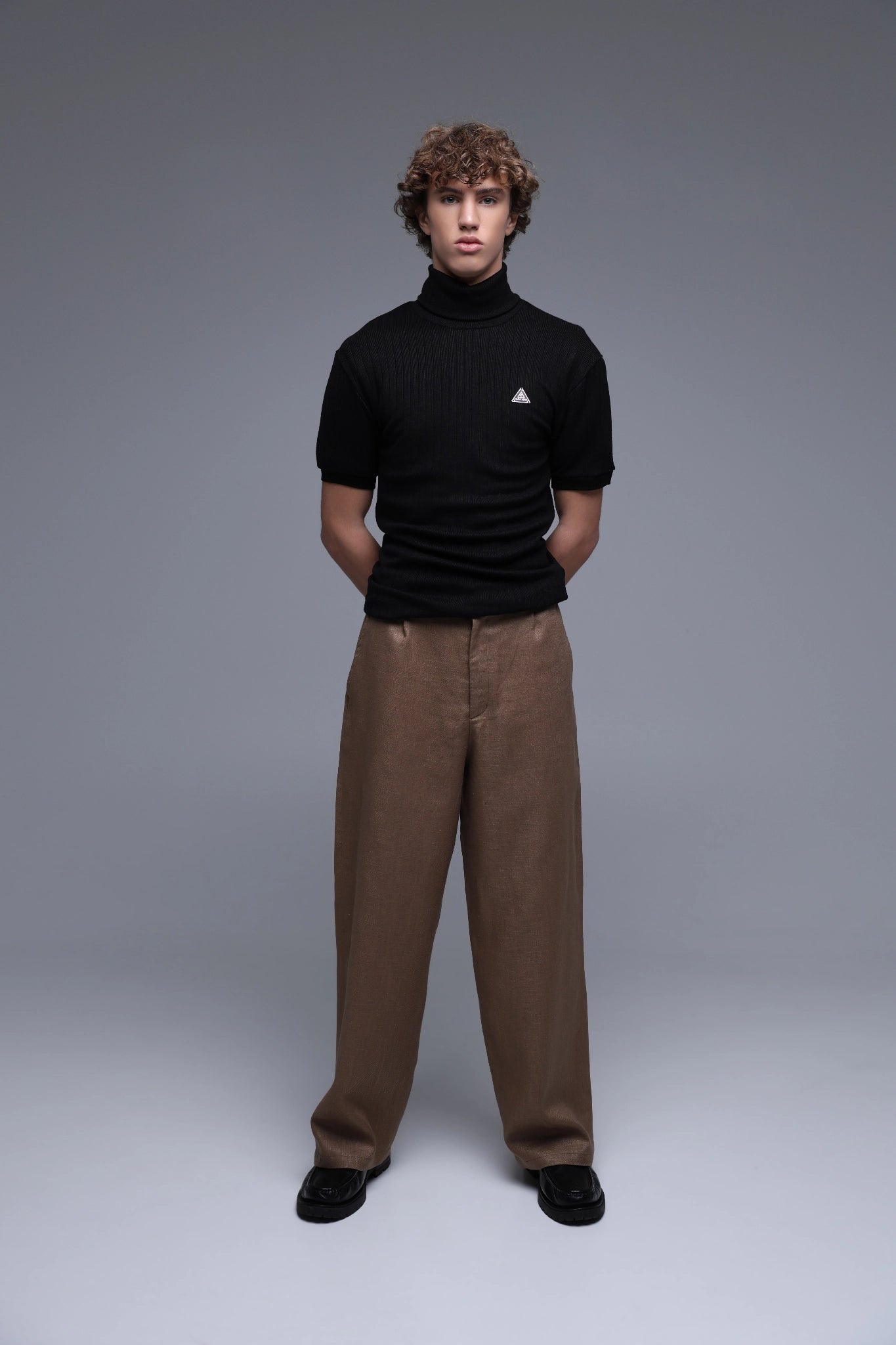 SAINT ISSA MEN'S SHORT-SLEEVE TURTLENECK BLACK side