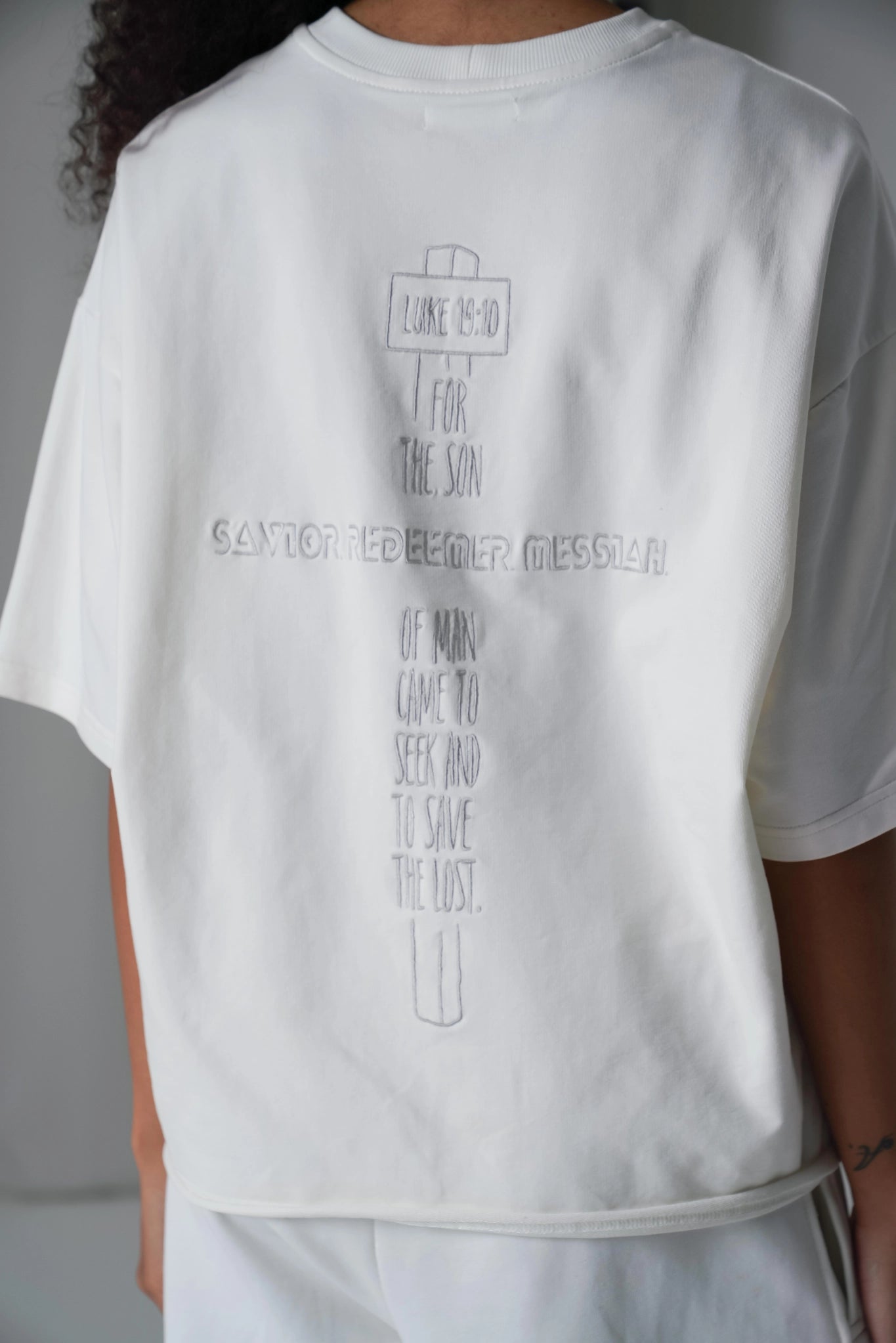 WOMEN'S OVERSIZED MINI CROP T-SHIRT CHAMPAGNE back