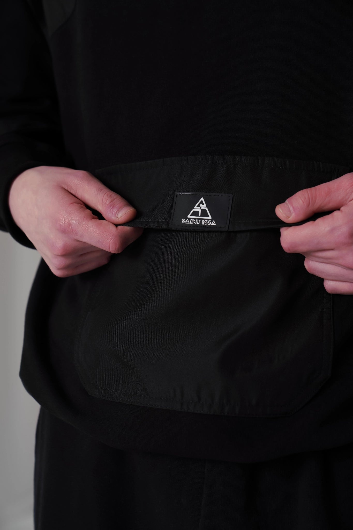 MEN'S URBAN LUXE BLACK SWEATSHIRT side view