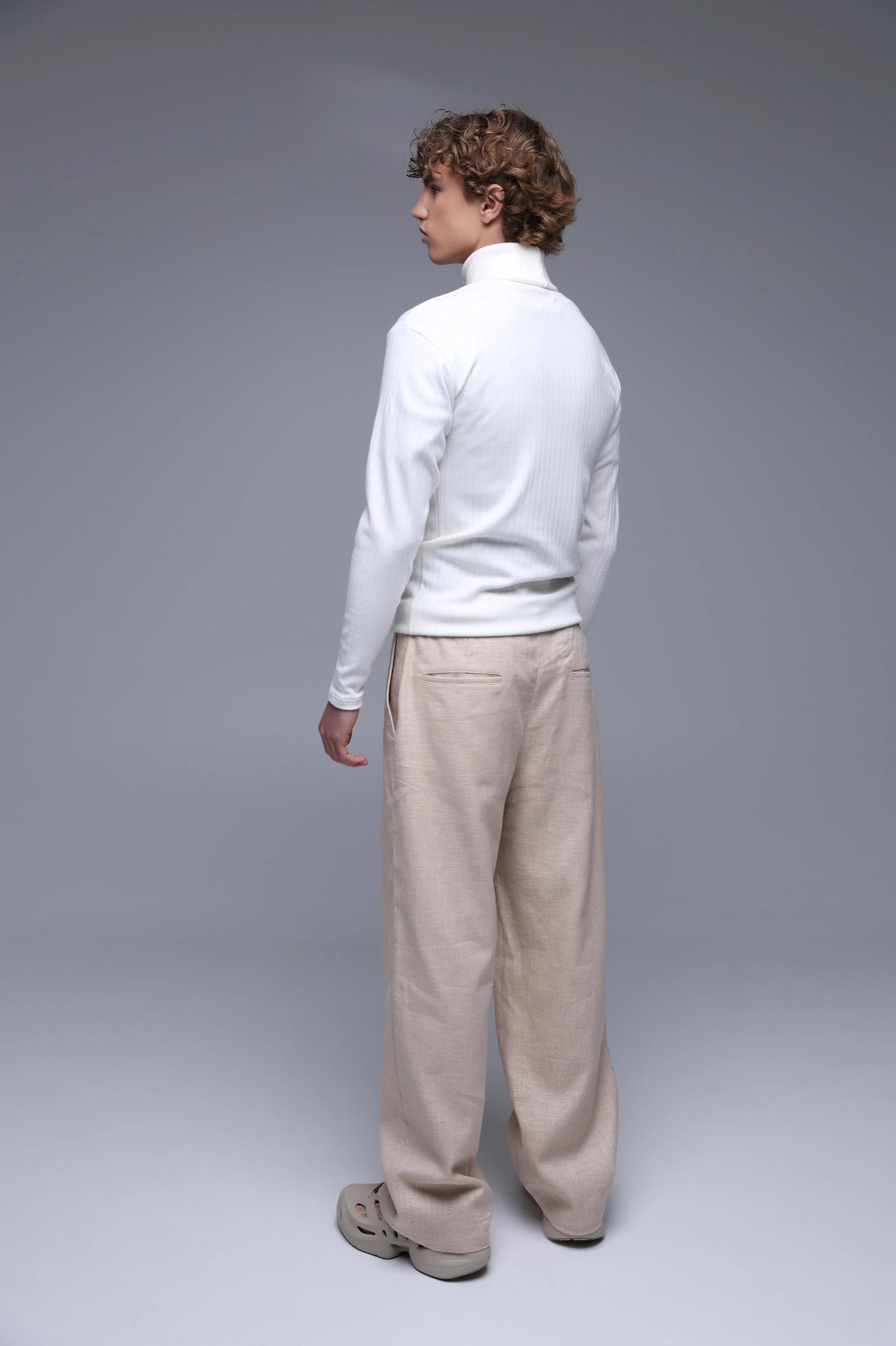 SAINT ISSA MEN'S IVORY MOCK-TOP TURTLENECK detail