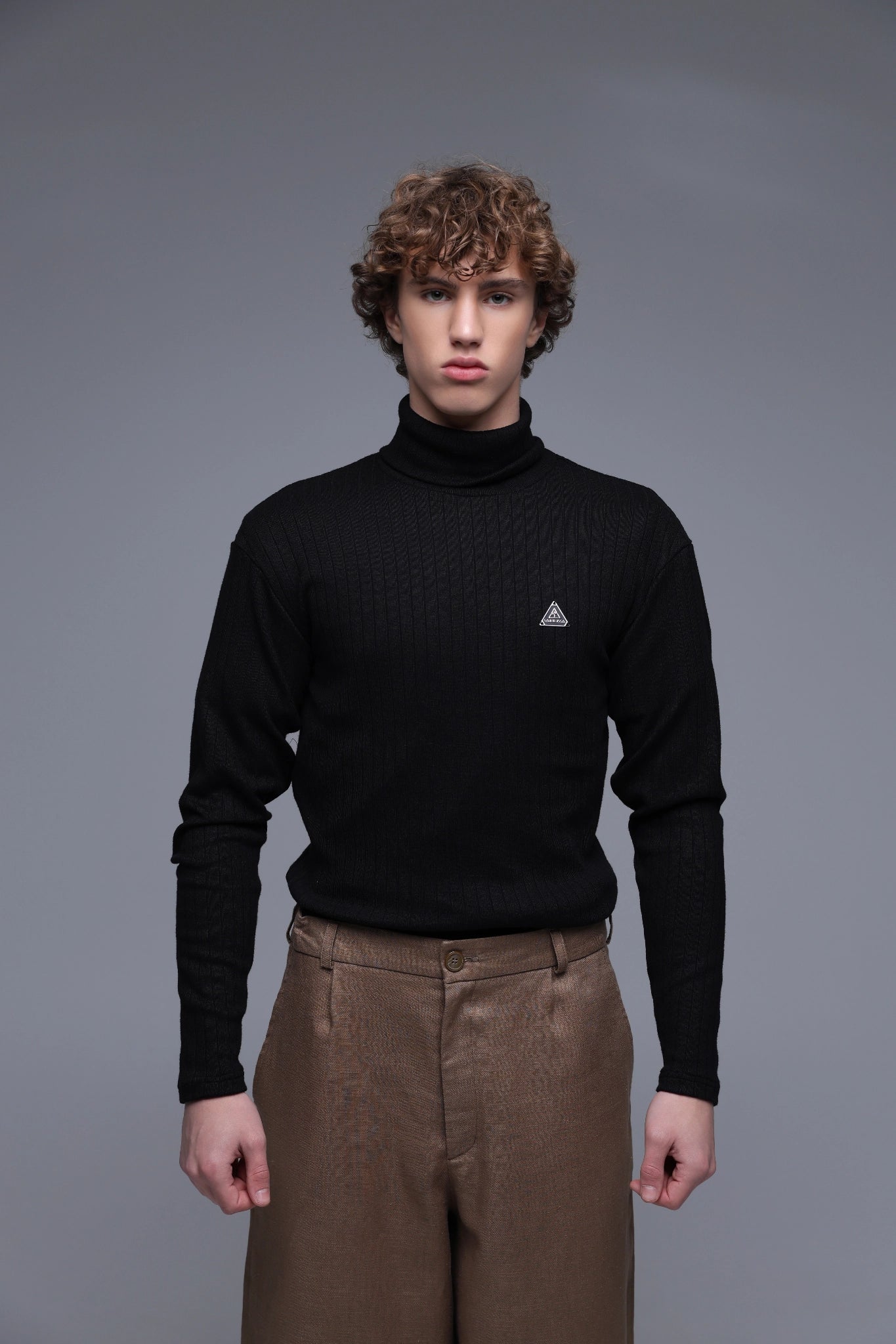 BROWN EDGE TROUSERS detail